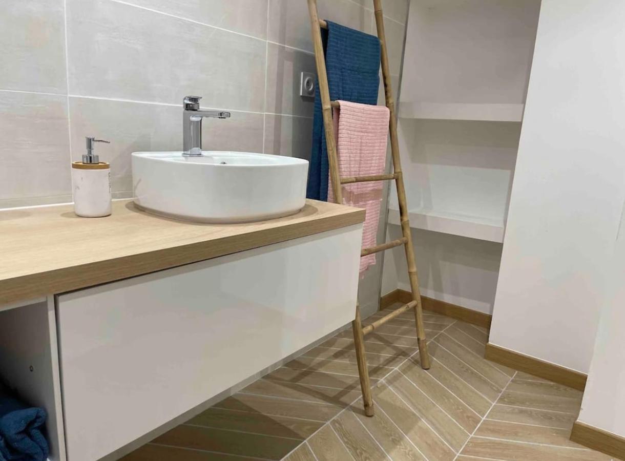 Le Duplex - Gare / Tram / Netflix Apartment Fontaine  Екстериор снимка